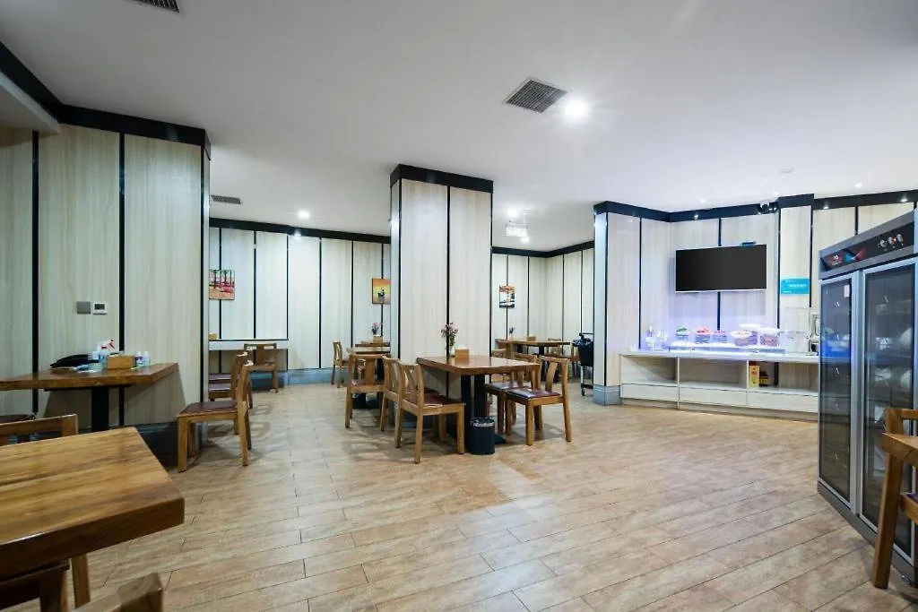 柏曼酒店新乡牧野大道店 关店 3*,  中国