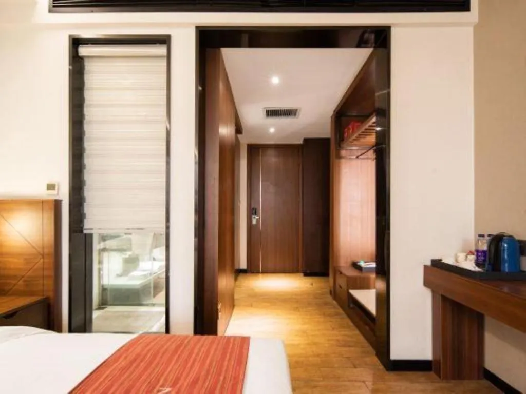 Borrman Hotel Xinxiang Muye Avenue Guandi 3*,